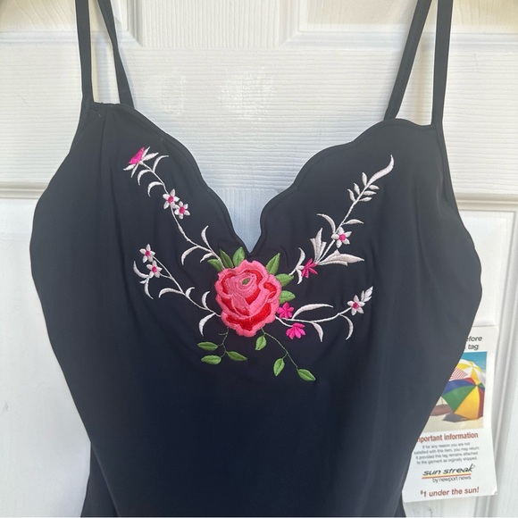 Vintage SUN STREAK Newport News ShapeFX Swimsuit 1-Piece Embroidered Floral 8T - Picture 4 of 12